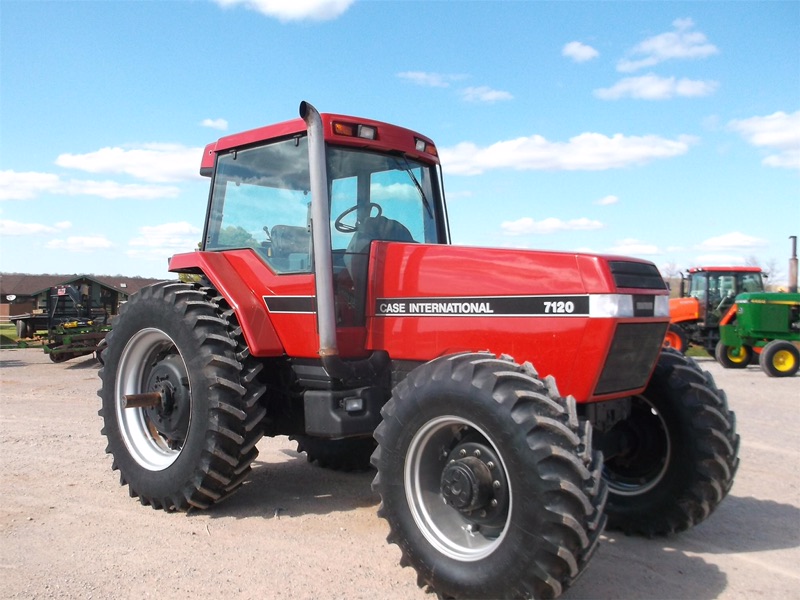 7120 CASE International Tractor